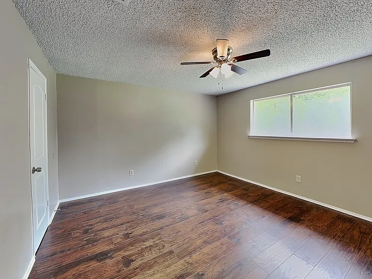 701 Admiralty Way — Photo 9