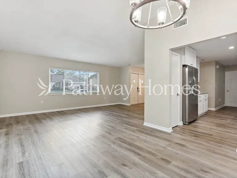 1935 Spanish Oaks Dr N — Photo 3