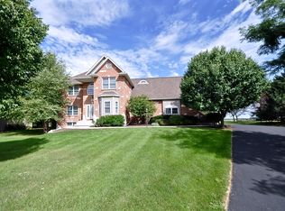 105 Titleist Trl, Poplar Grove, IL 61065