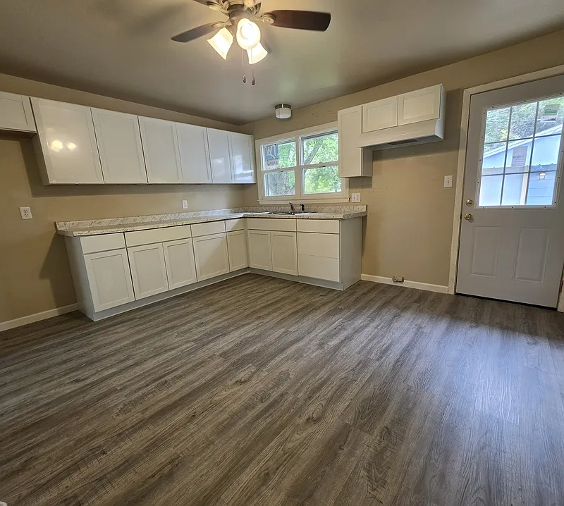 3 bed, 1.0 bath, $1,599 — Photo 2