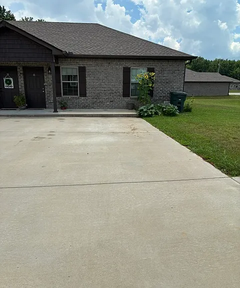 220 Kerr Way #B — Photo 1
