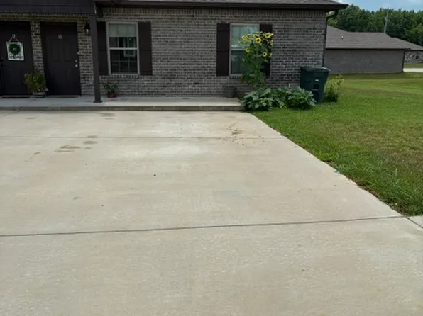 220 Kerr Way #B, Portland, TN 37148