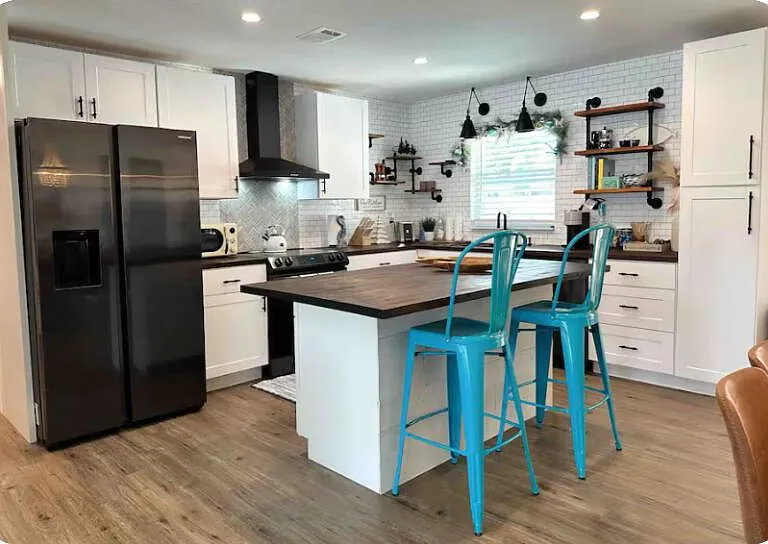 1795 Dogwood Dr — Photo 2