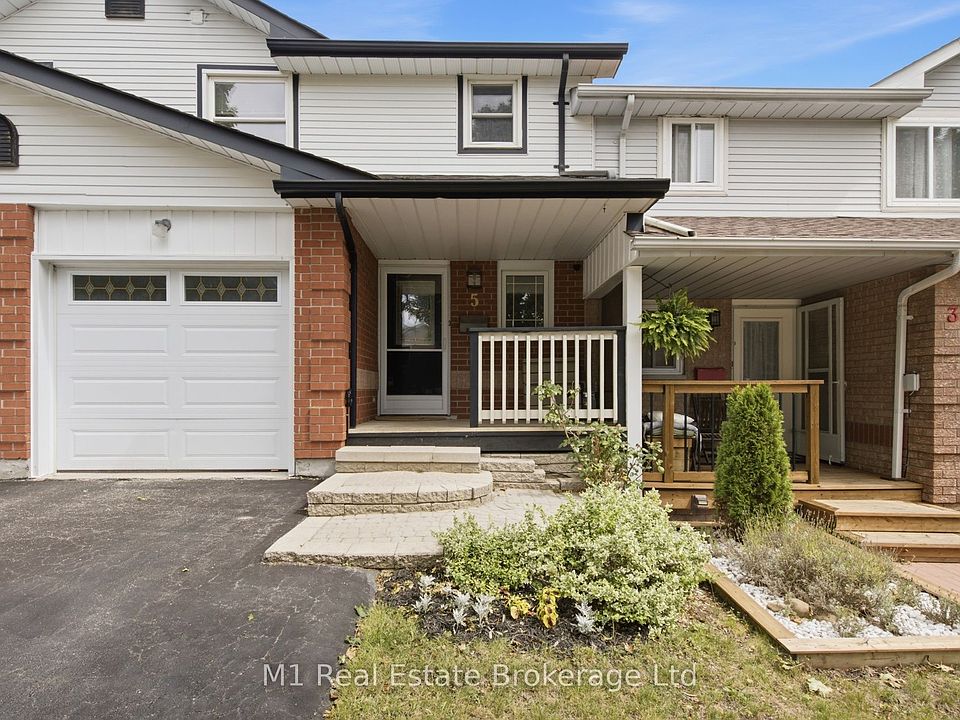 1st image of 5 Grandridge Cres