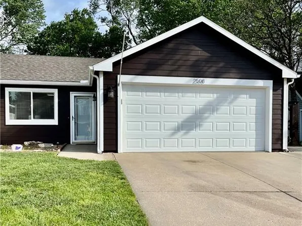 2508 Crestline Ct, Lawrence, KS 66047