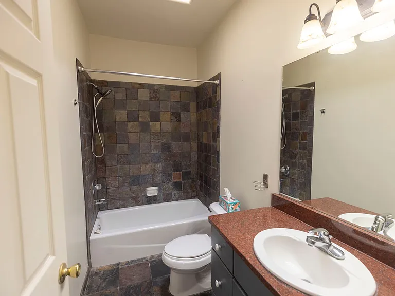 1635 Spruce Ave — Photo 27
