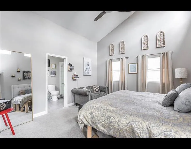 829 S Randolph St — Photo 20
