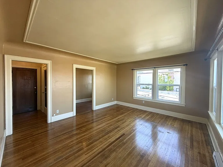 Belmont - 13 Unit — Photo 6