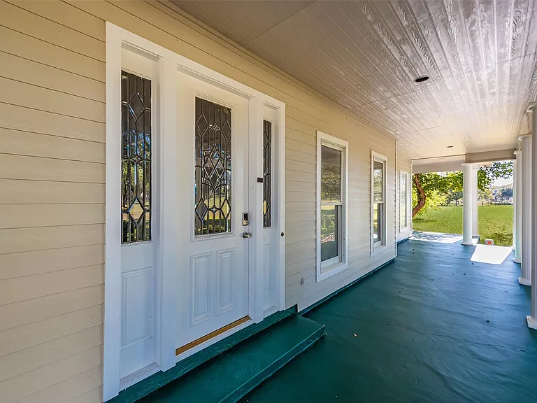 4610 Lea Ln — Photo 3