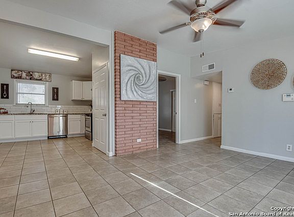 3rd image of 5210 Neer Ave