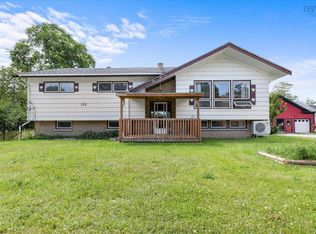 133 Hammond St, Shelburne, NS B0T 1W0