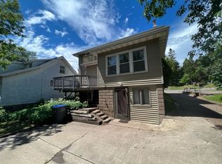 2026 E 4th St, Duluth, MN 55812
