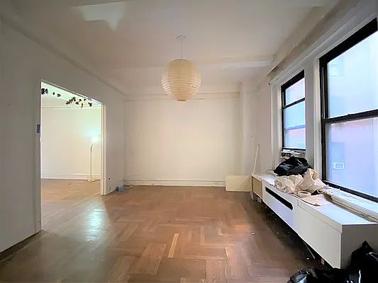 4th image of 245 W 74th St APT 5A