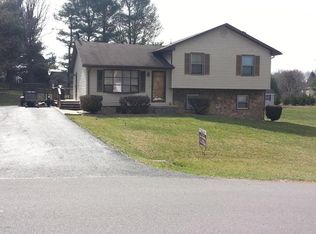 1010 Cambria St NW, Christiansburg, VA 24073
