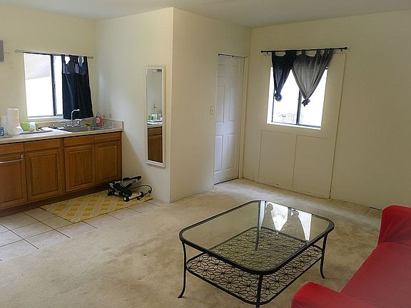 5th image of 8756 Garibaldi Ave