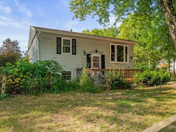 503 Gentle Breeze Ter, Carpentersville, IL 60110