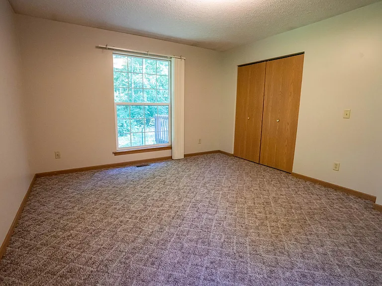 1632 Ledgewood Blvd NE — Photo 11