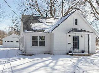 2715 50th St, Des Moines, IA 50310