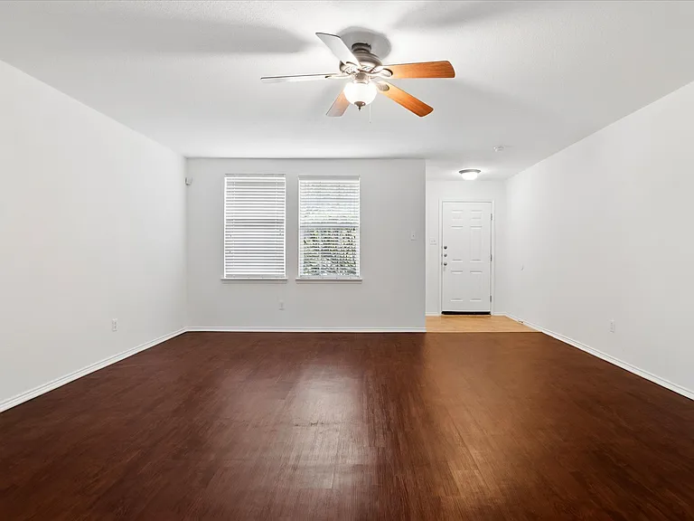 13221 Galaxy Dr — Photo 4