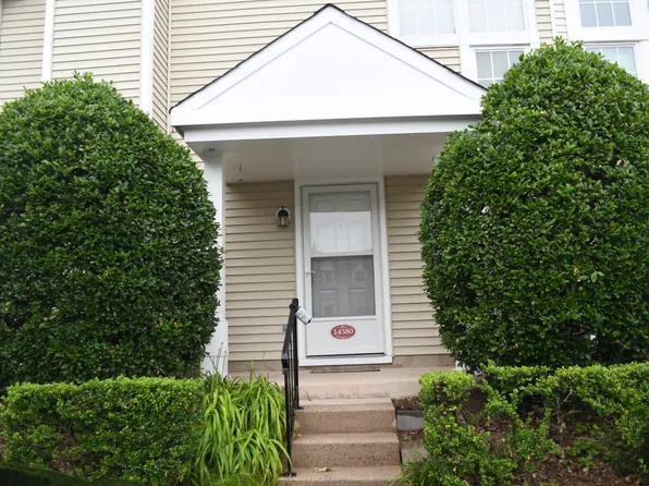 14380 Gringsby Ct, Centreville, VA 20120