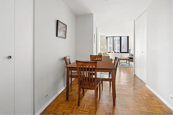 Rented by Canway Realty LLC | media 11