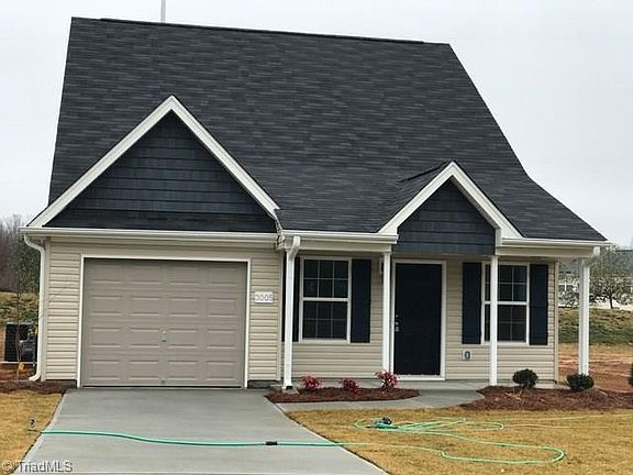 3rd image of 3005 Desmond Woods Dr
