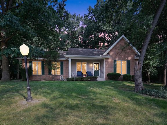 2nd image of 51267 Pembridge Ct