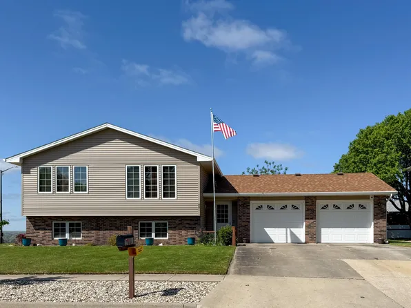 801 Cherry Dr, Pierre, SD 57501