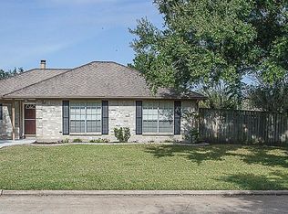 3102 Fox Run Dr, Alvin, TX 77511