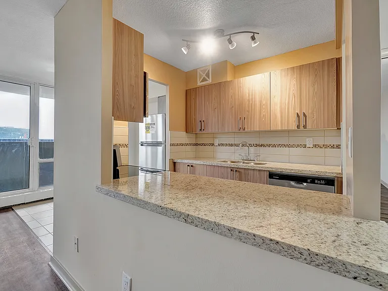 121 Agnes St — Photo 19