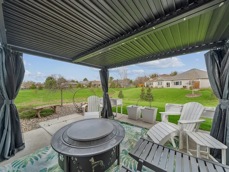 1859 Hinsdale Cir — Photo 17