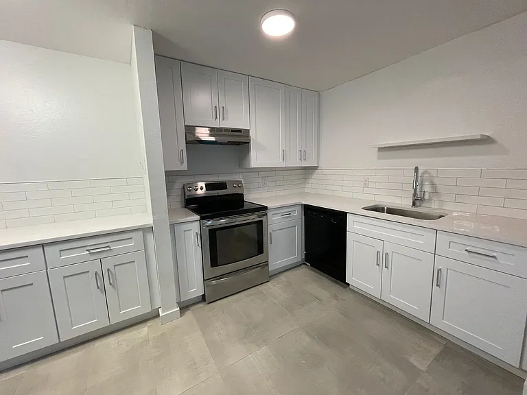 Primrose Place — Photo 1