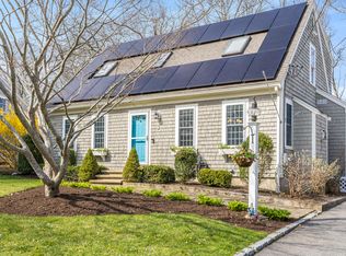 7 Hillside Ave, Mashpee, MA 02649