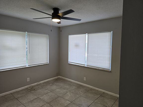 2nd image of 971 W 37th St #2