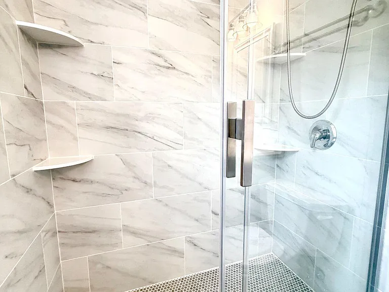 422 Village Ln — Photo 18