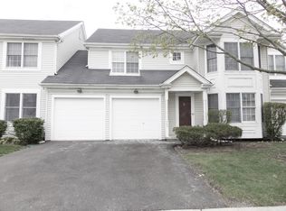 909 Derby Crse, Saint Charles, IL