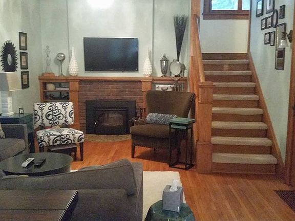 2nd image of 128 Blue Earth St