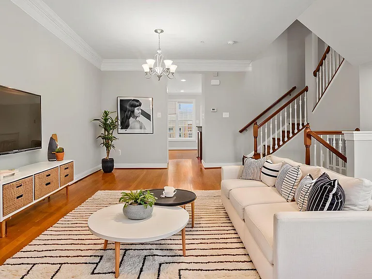 643 Pullman Pl — Photo 50