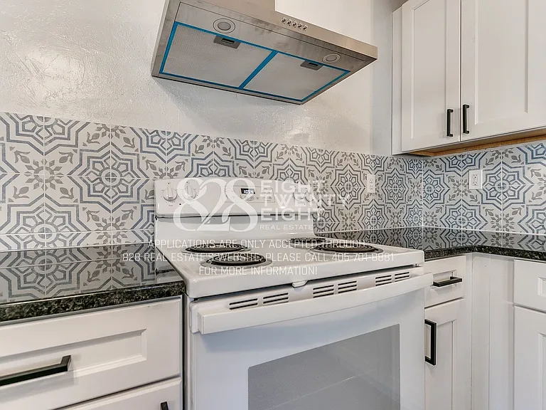 930 Miller Ave — Photo 20