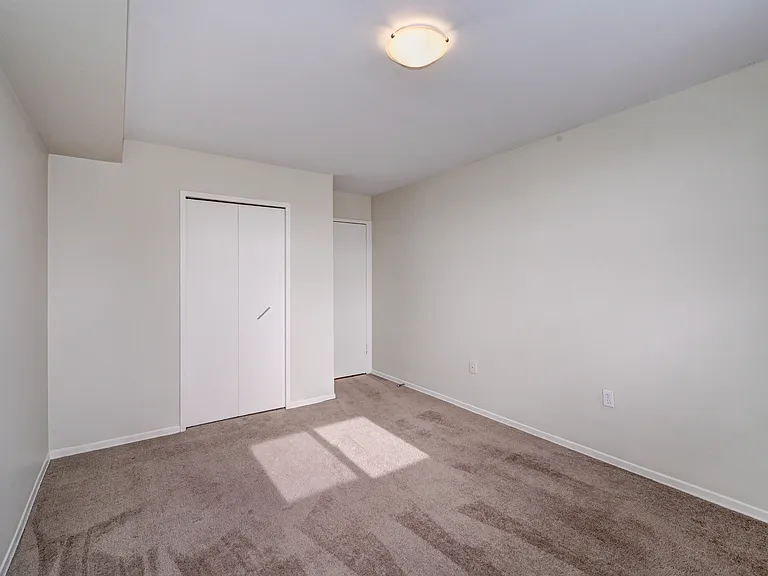 564 Durham Cres — Photo 14
