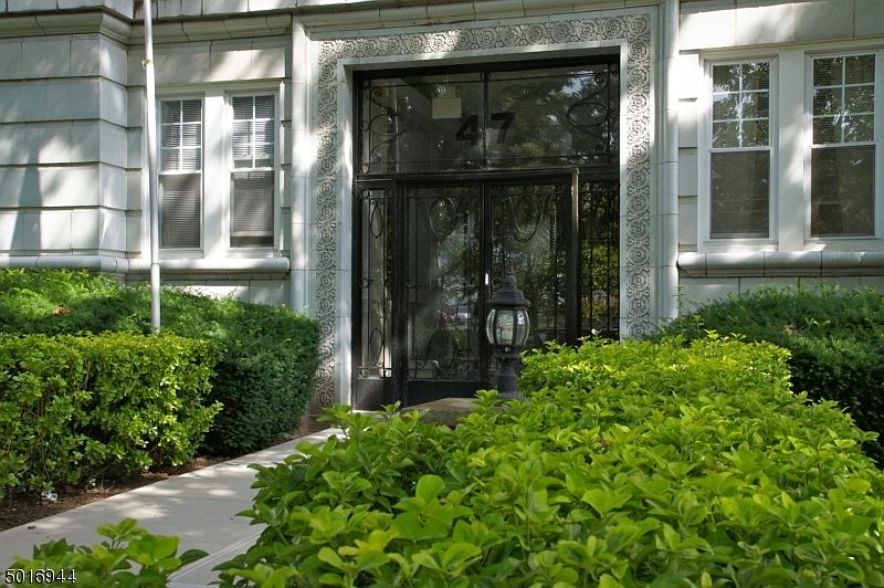 1st image of 47 N Fullerton Ave #32