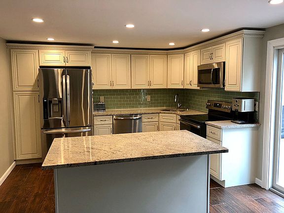 2nd image of 11 Continental Dr