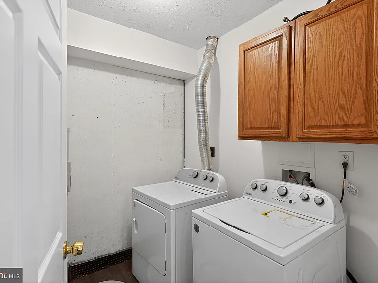 1015 Saint Michaels Dr — Photo 39