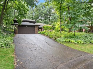 9530 Risewood Cir, Eden Prairie, MN 55347