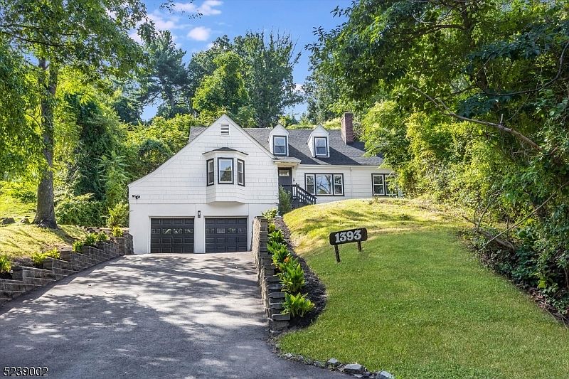 1st image of 1393 Pleasant Valley Way