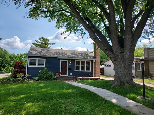 2841 Coolidge St NE, Saint Anthony, MN 55418