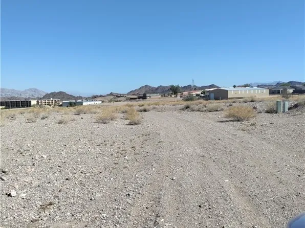 3425 Sunriver Rd, Bullhead City, AZ 86429