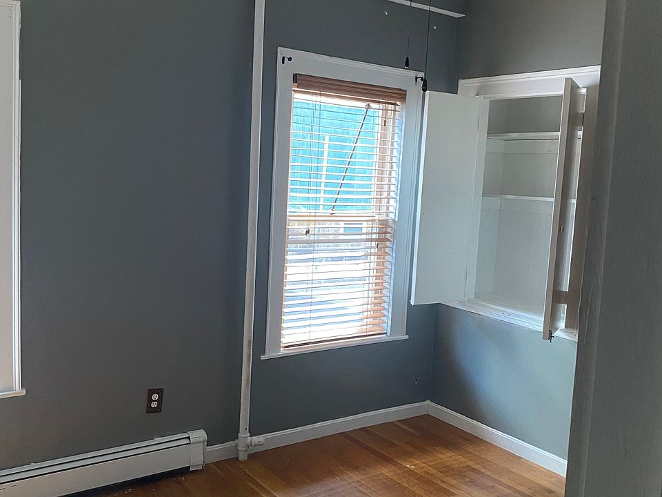 2nd image of 49 Copeland St