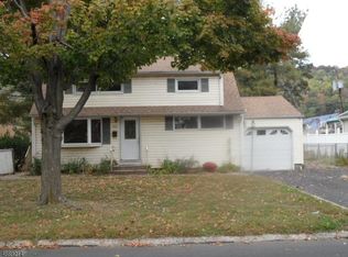 468 Warfield Rd, North Plainfield, NJ 07063