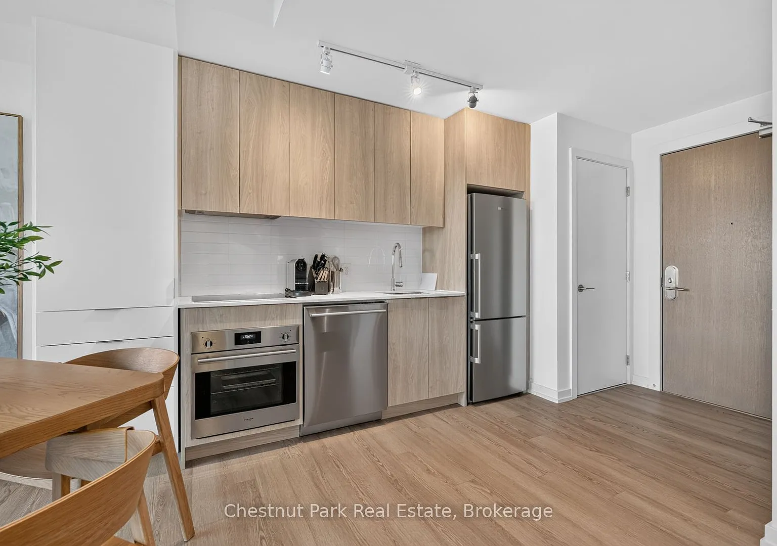 2 bed, $2,500 — Photo 4